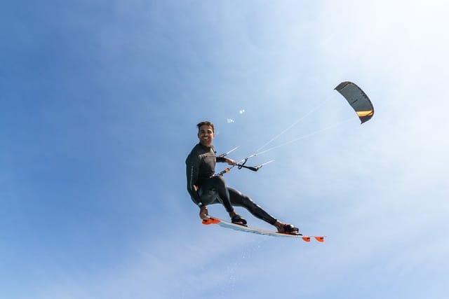 Private Kite and Wingfoil School in Capetown - Photo 1 of 5